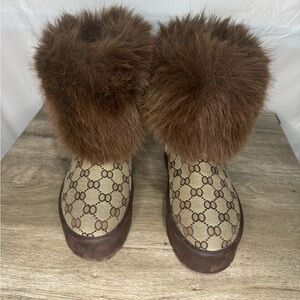 Brown Pattern fur boots